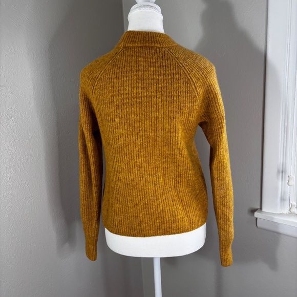 Banana Republic Mock Neck Sweater - Picture 3 of 10
